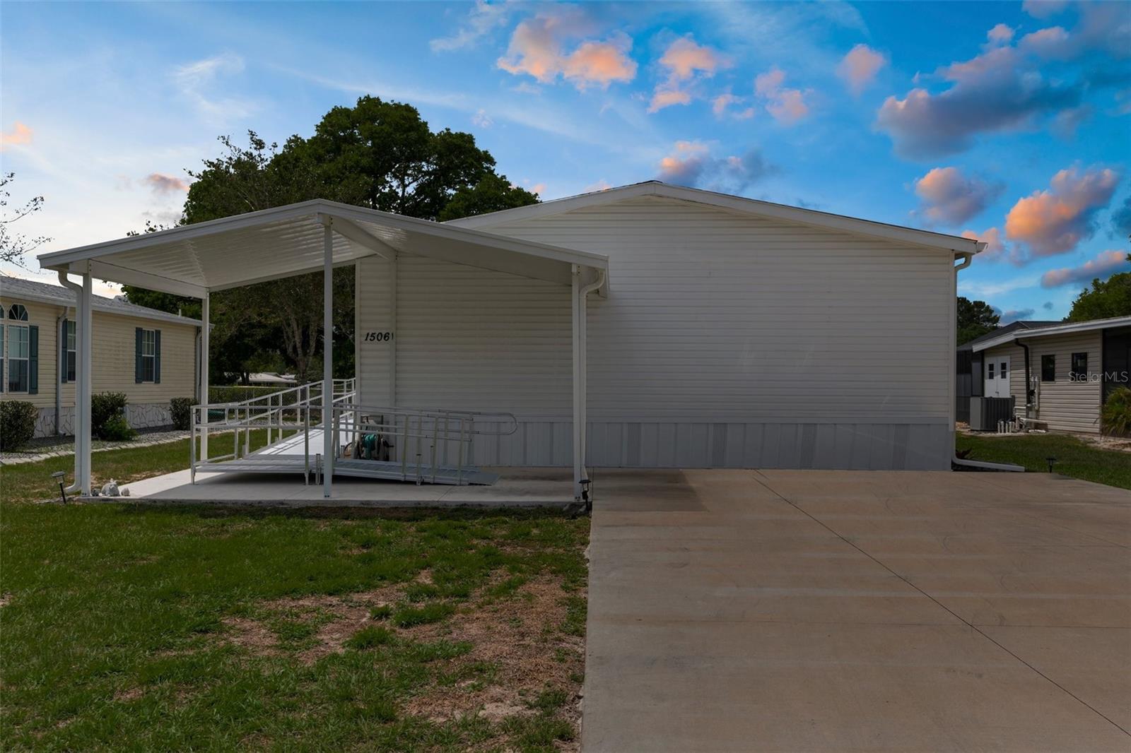 Image 4 of 59 For 15061 Brookridge Boulevard