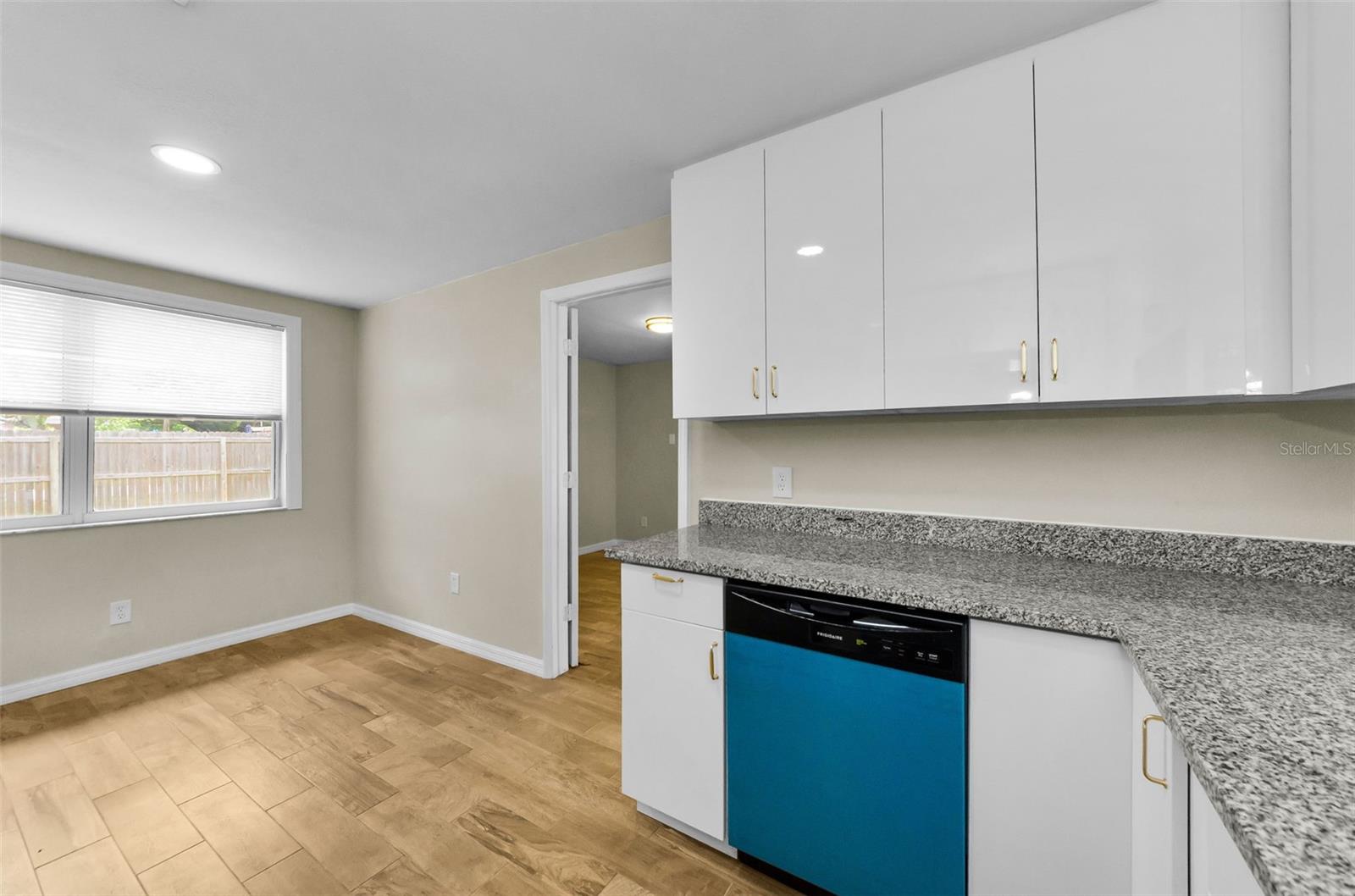 Image 21 of 44 For 5312 Dartmouth Road