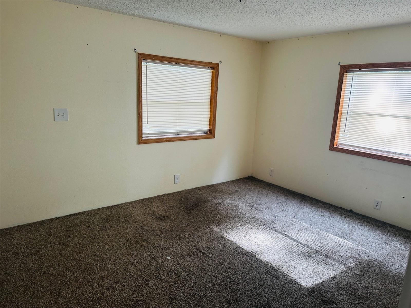 Image 9 of 11 For 193 Kestrel Way
