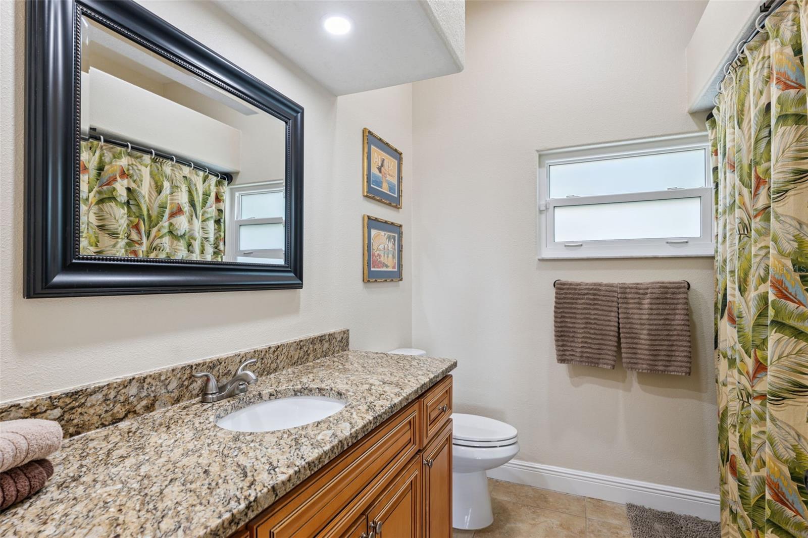 Listing photo id 11 for 8125 Setters Point Drive