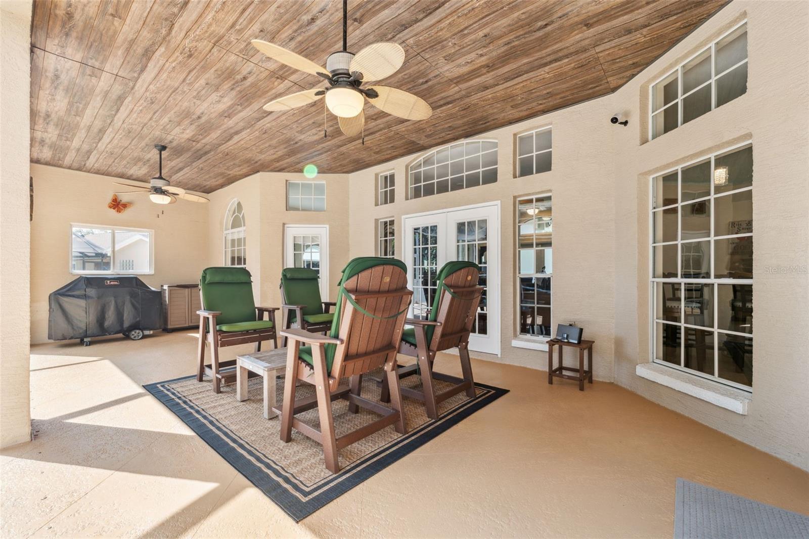 Listing photo id 14 for 8125 Setters Point Drive