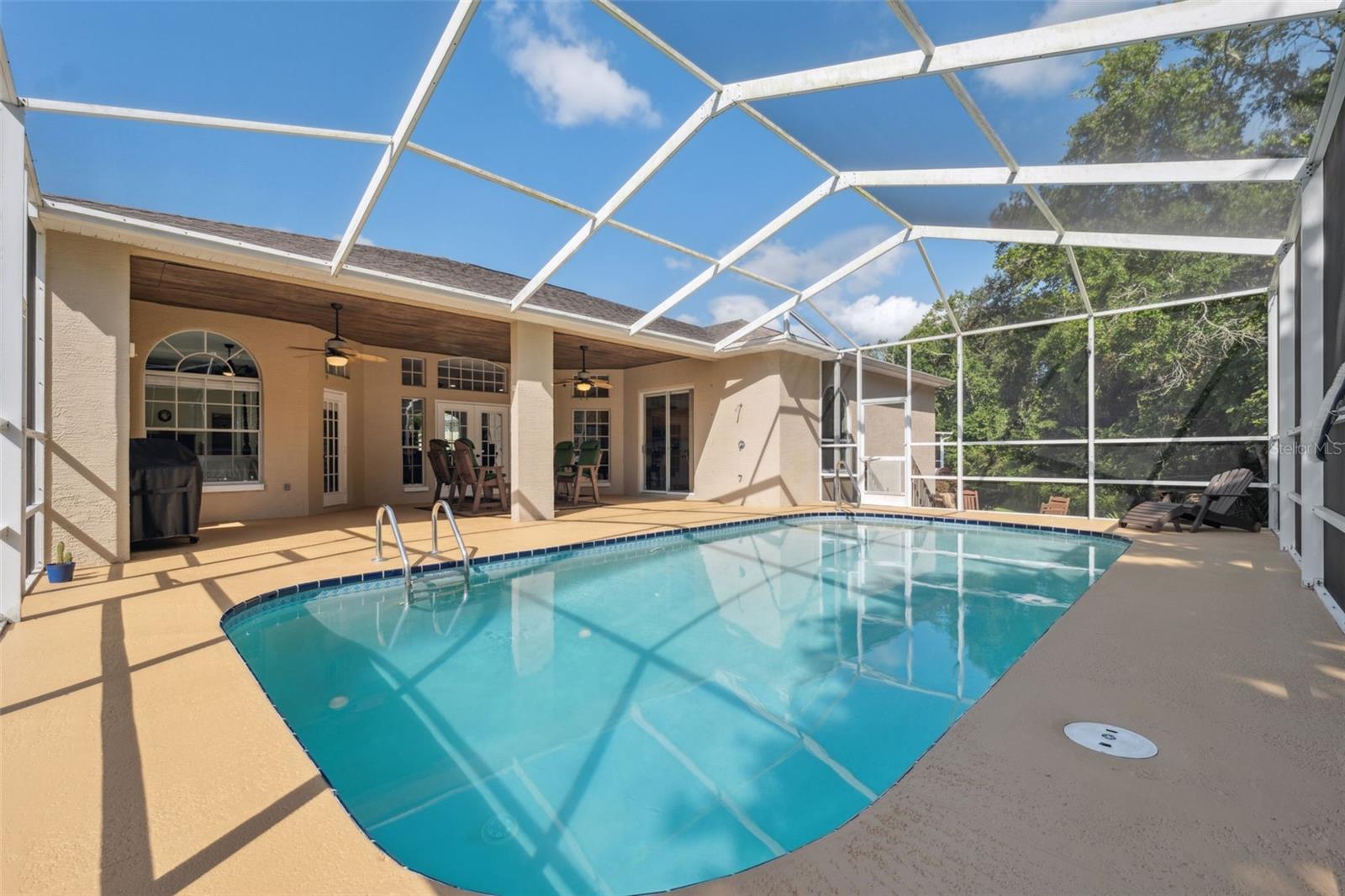 Listing photo id 16 for 8125 Setters Point Drive