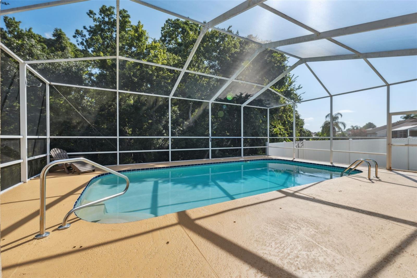 Listing photo id 17 for 8125 Setters Point Drive