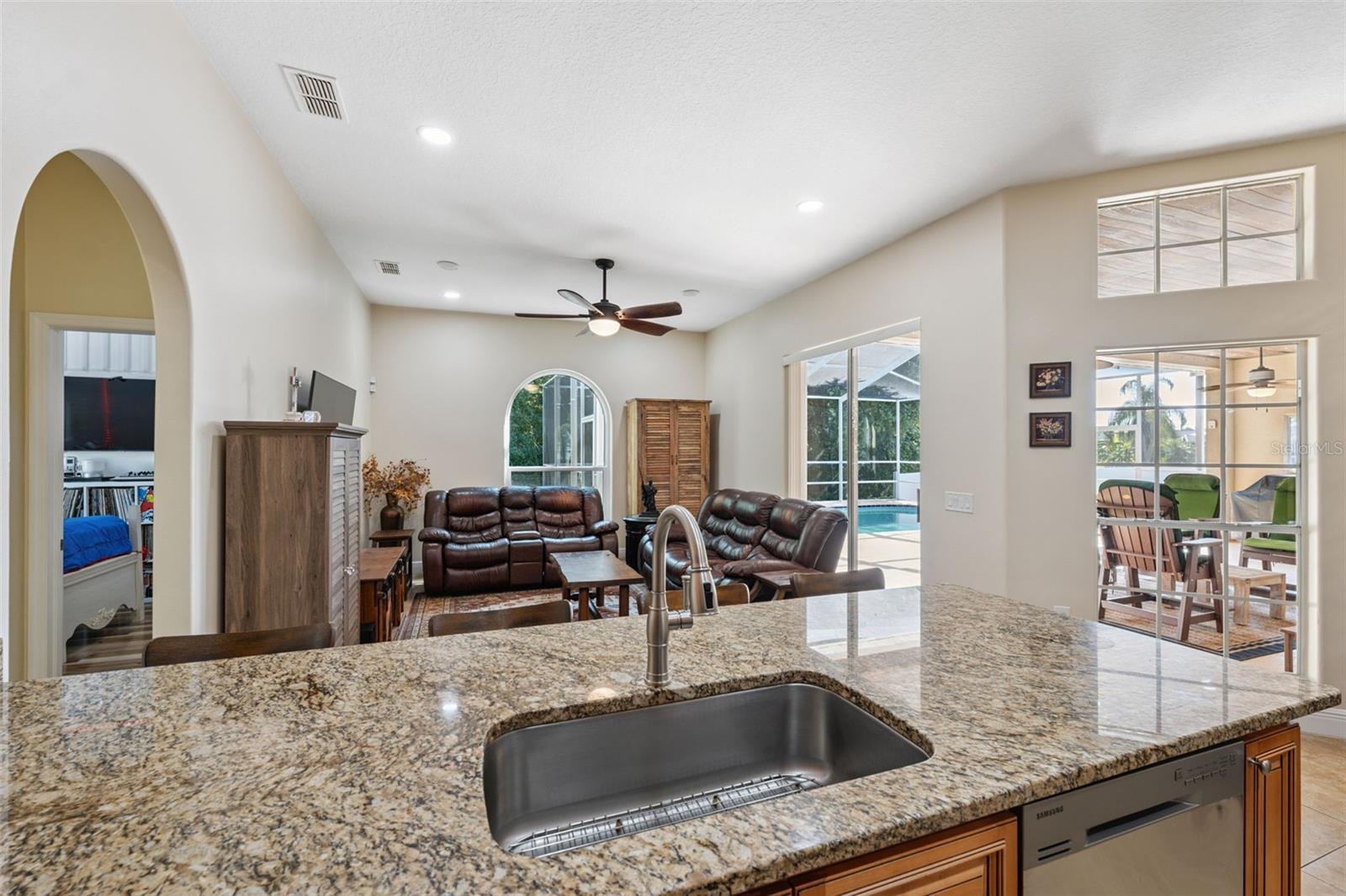 Listing photo id 47 for 8125 Setters Point Drive