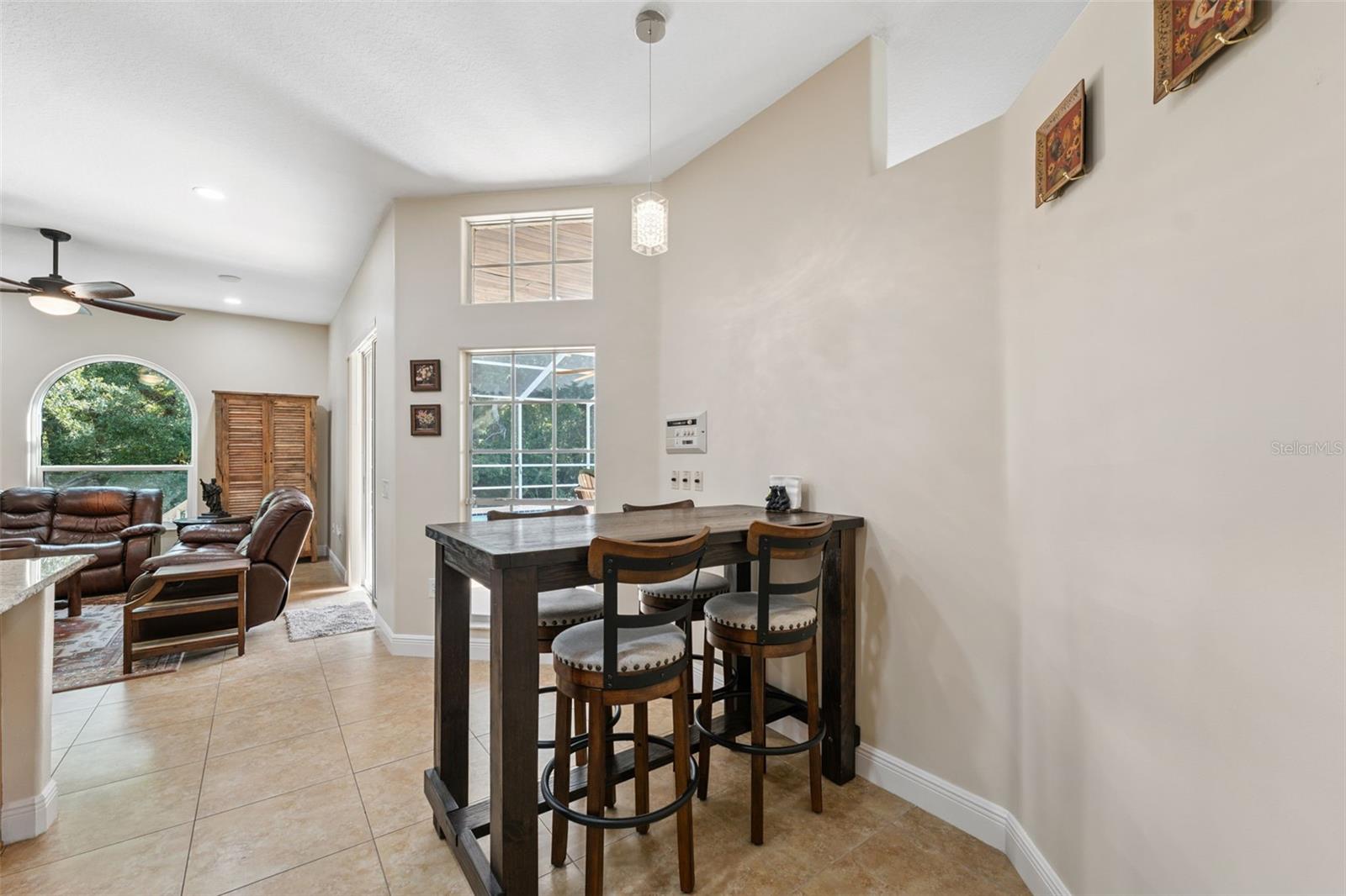 Listing photo id 48 for 8125 Setters Point Drive