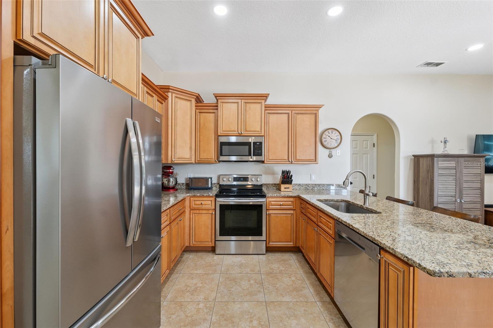 Listing photo id 6 for 8125 Setters Point Drive