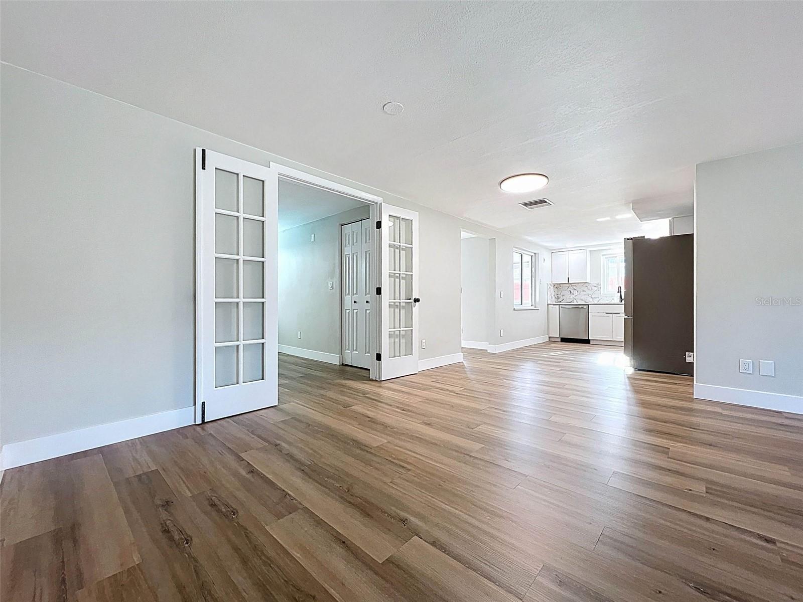 Listing photo id 11 for 7311 San Carlos Drive