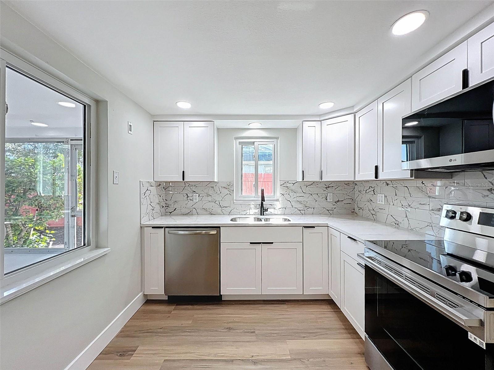 Listing photo id 14 for 7311 San Carlos Drive