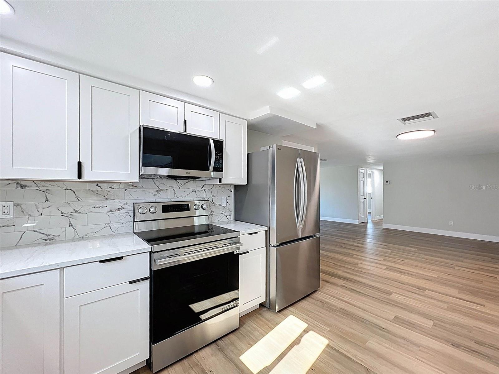 Listing photo id 16 for 7311 San Carlos Drive