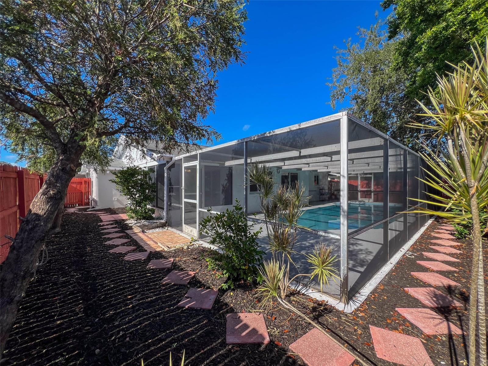 Listing photo id 40 for 7311 San Carlos Drive