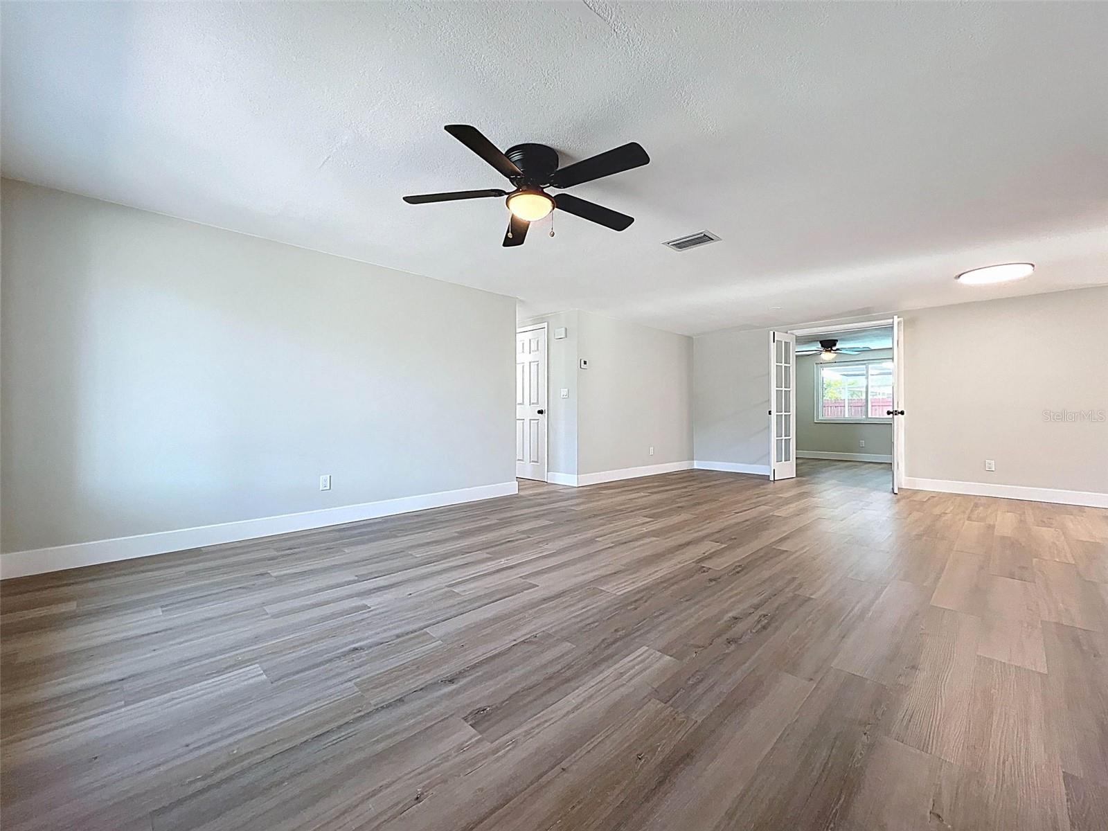 Listing photo id 5 for 7311 San Carlos Drive