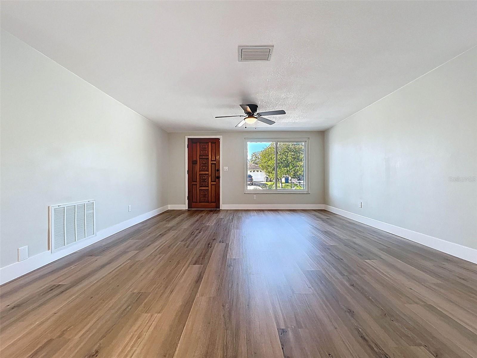 Listing photo id 7 for 7311 San Carlos Drive