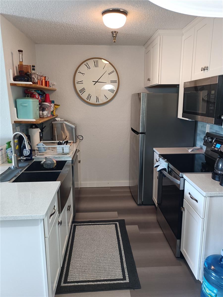 Image 11 of 60 For 10263 Gandy Boulevard N 611