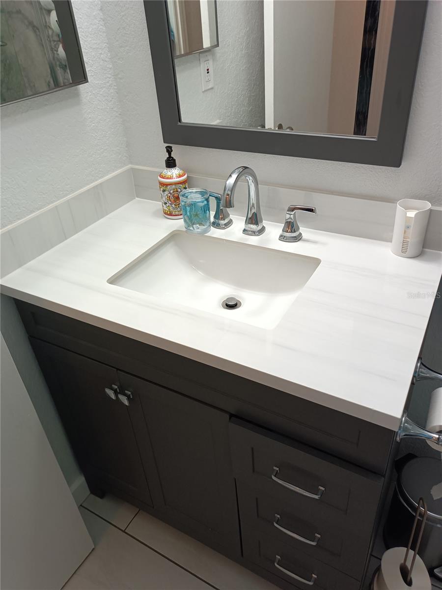 Image 21 of 60 For 10263 Gandy Boulevard N 611