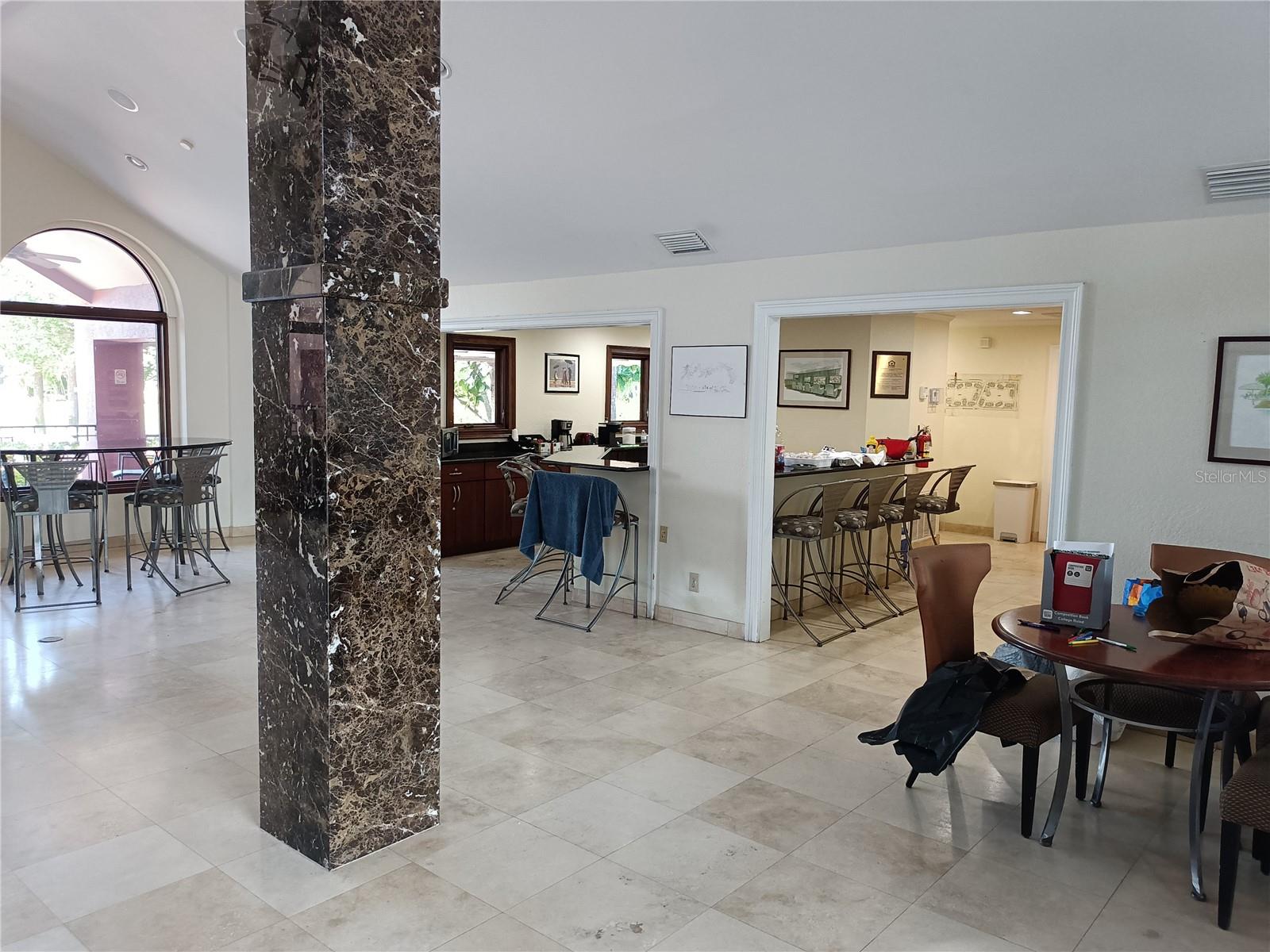 Image 48 of 60 For 10263 Gandy Boulevard N 611