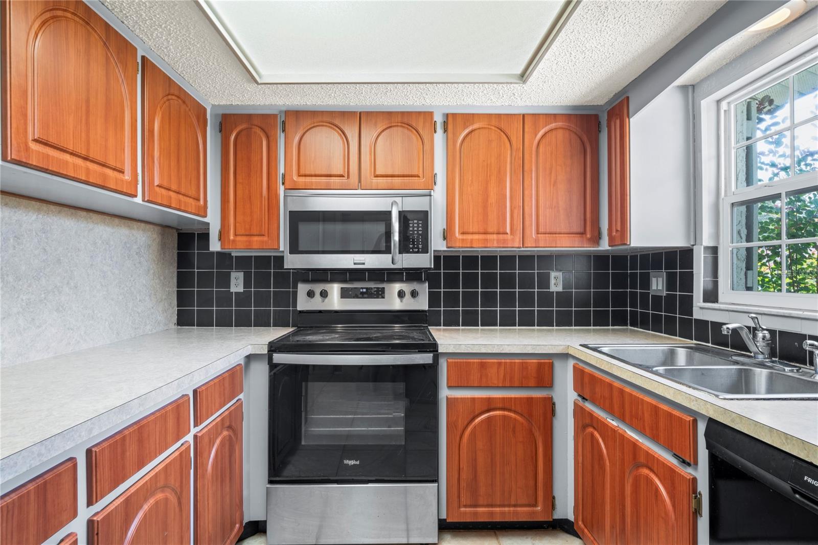 Image 11 of 50 For 9015 Pemberton Street