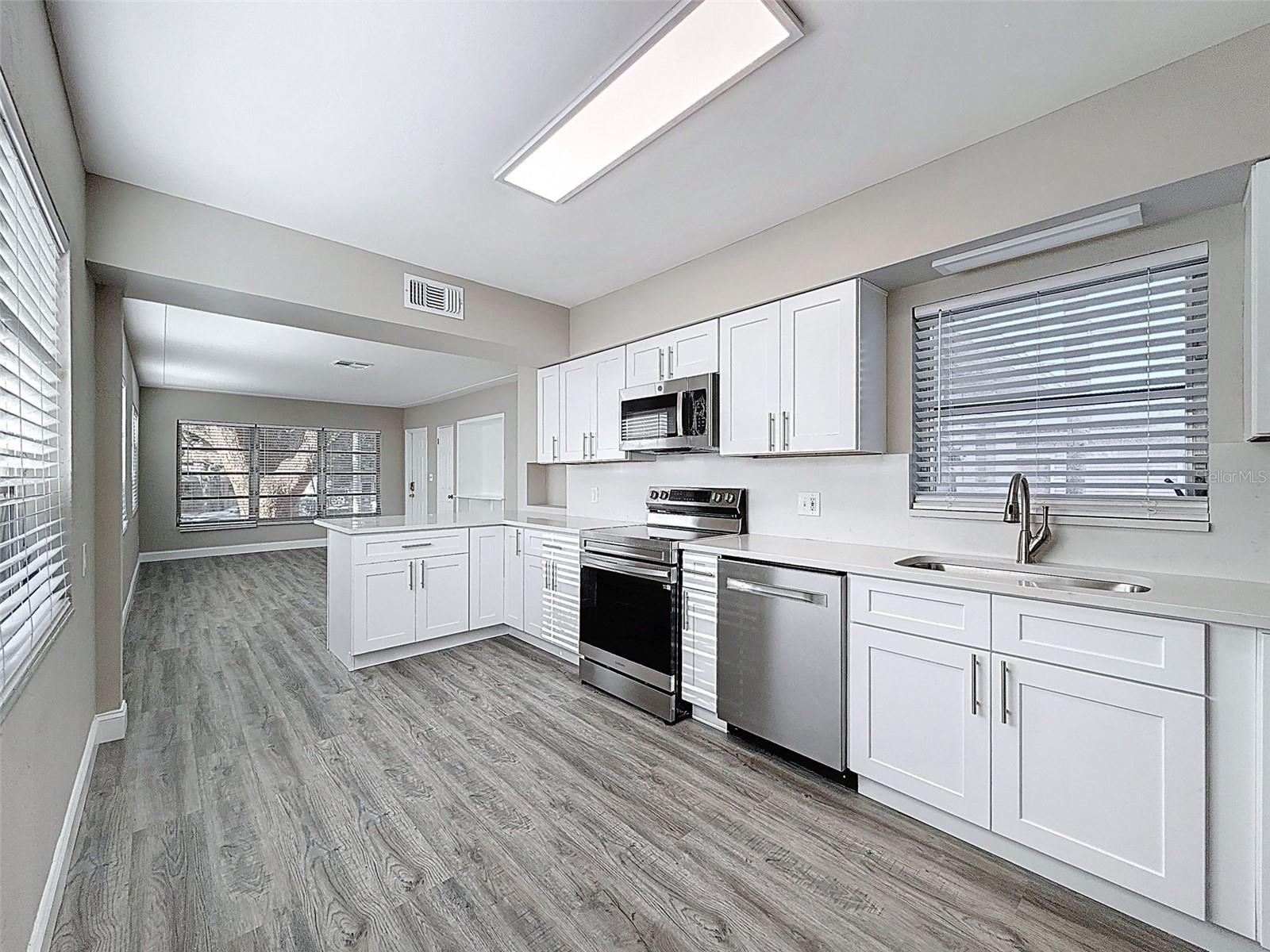 Image 15 of 39 For 5029 16th Avenue N