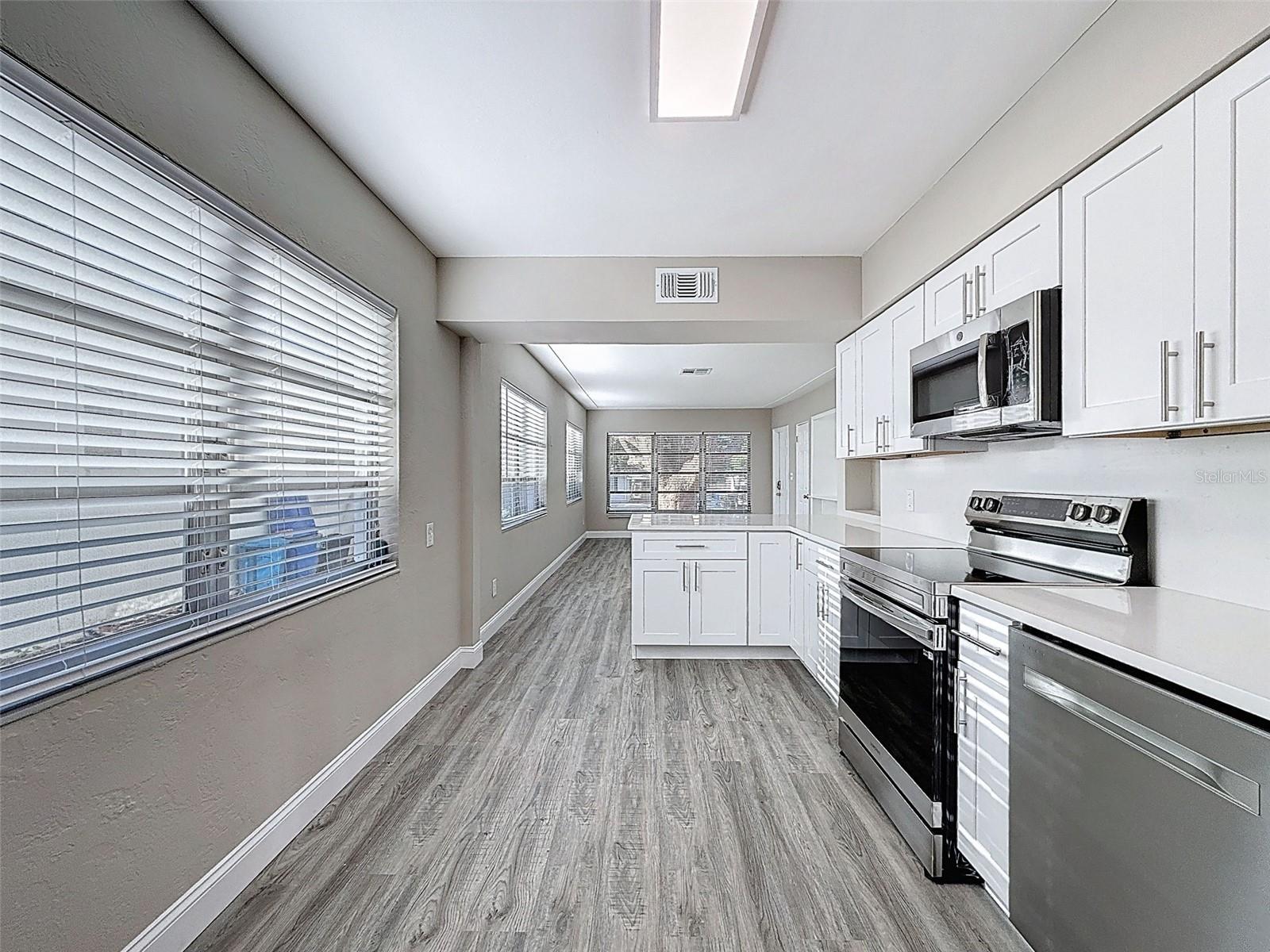 Image 16 of 39 For 5029 16th Avenue N