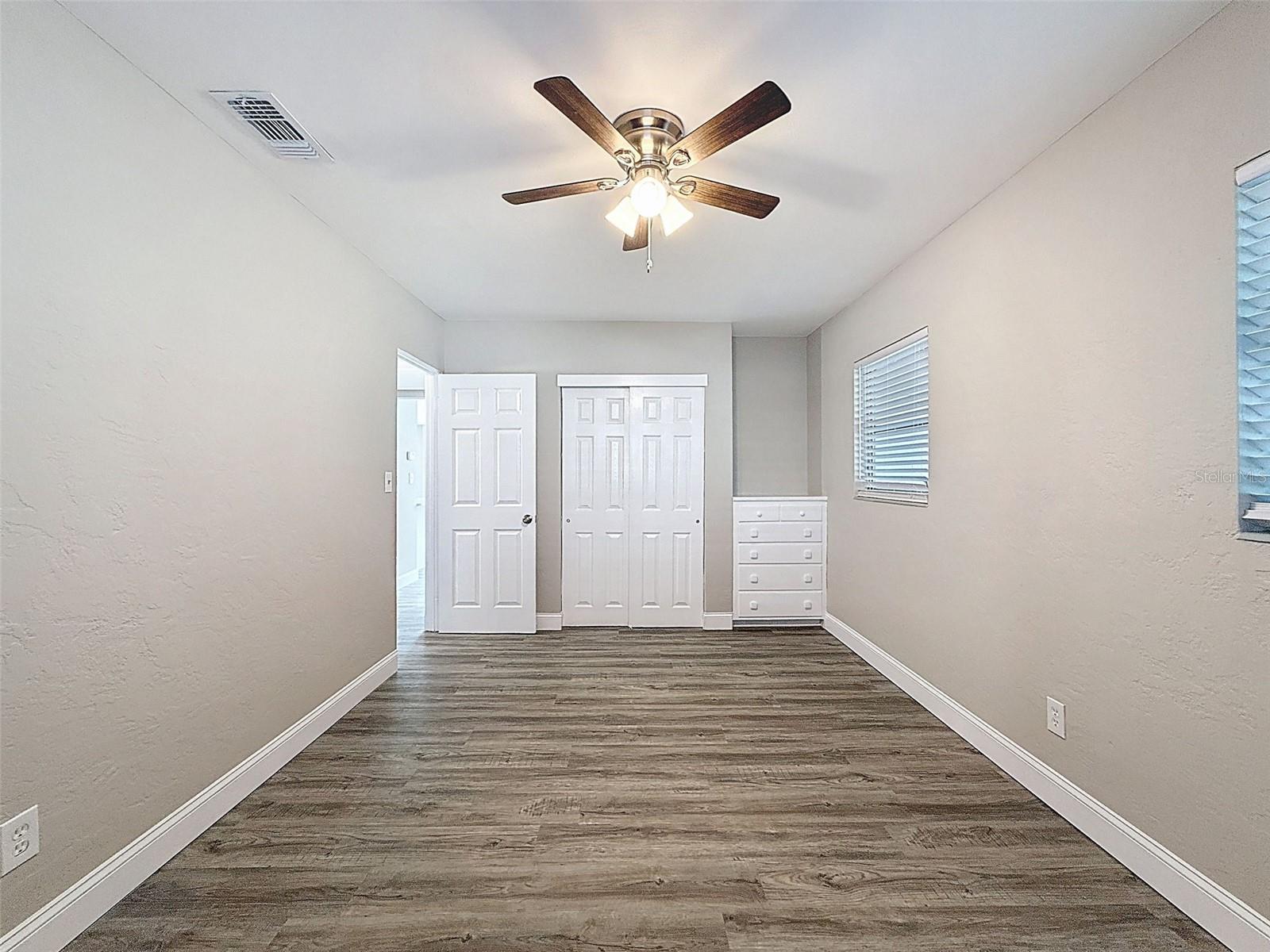 Image 25 of 39 For 5029 16th Avenue N