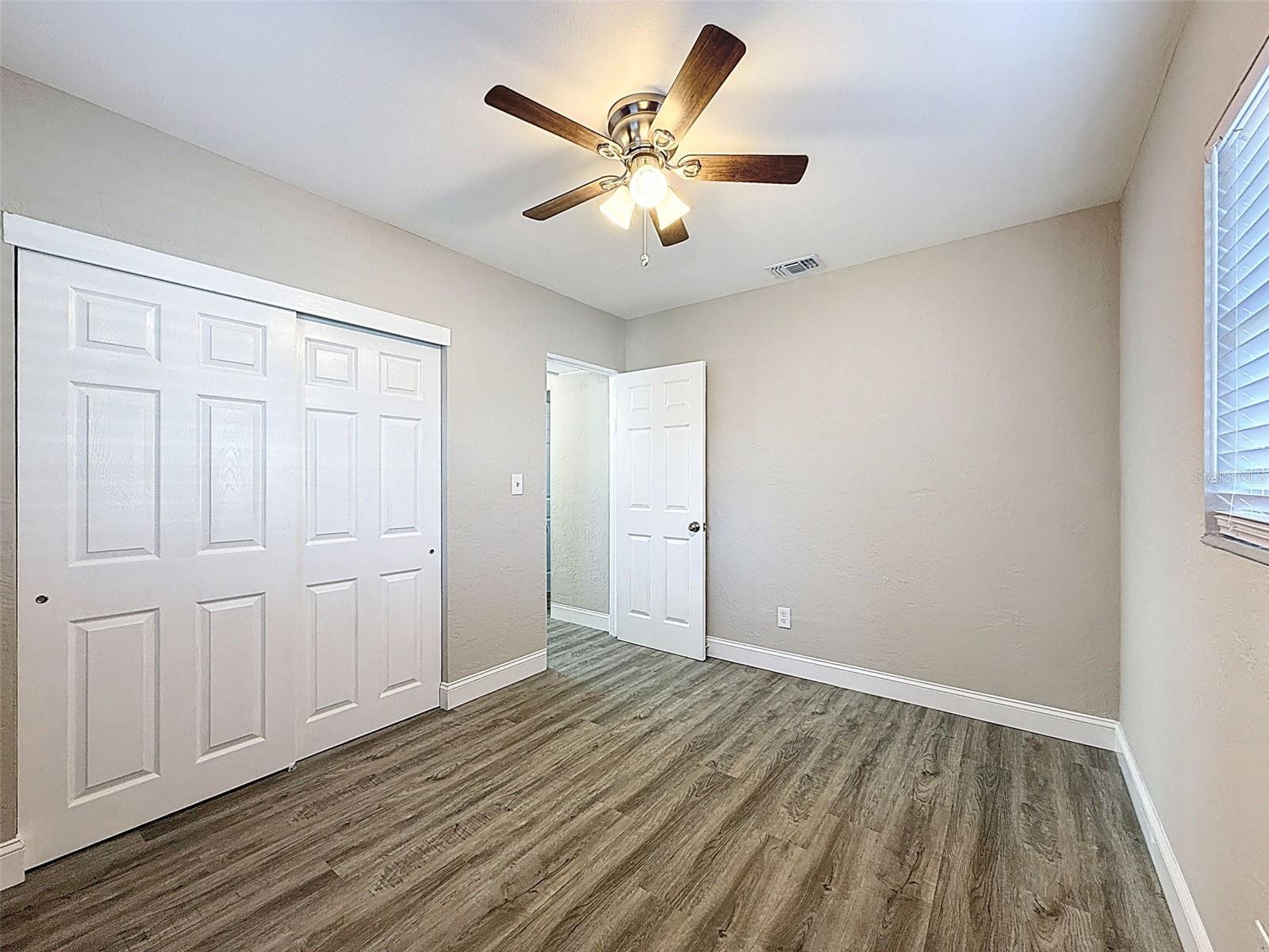Image 28 of 39 For 5029 16th Avenue N