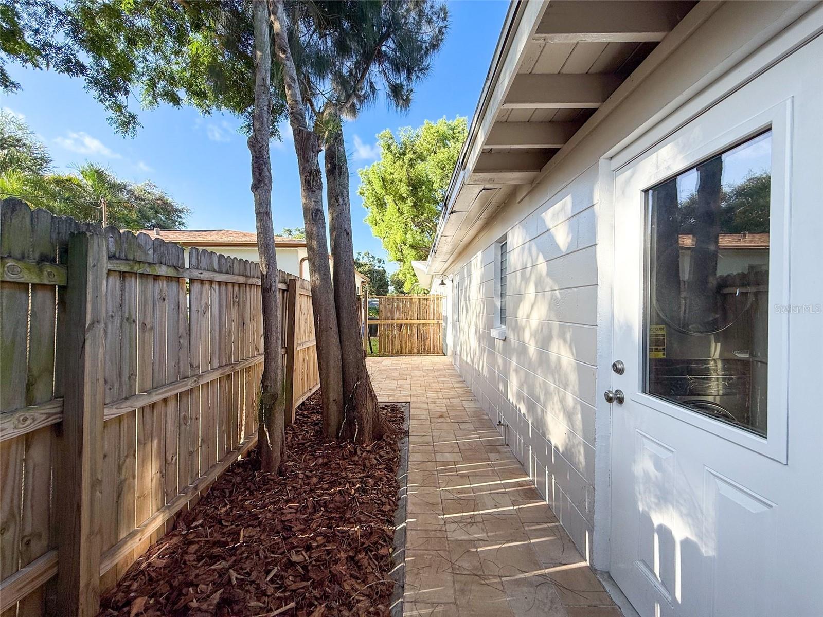Image 34 of 39 For 5029 16th Avenue N