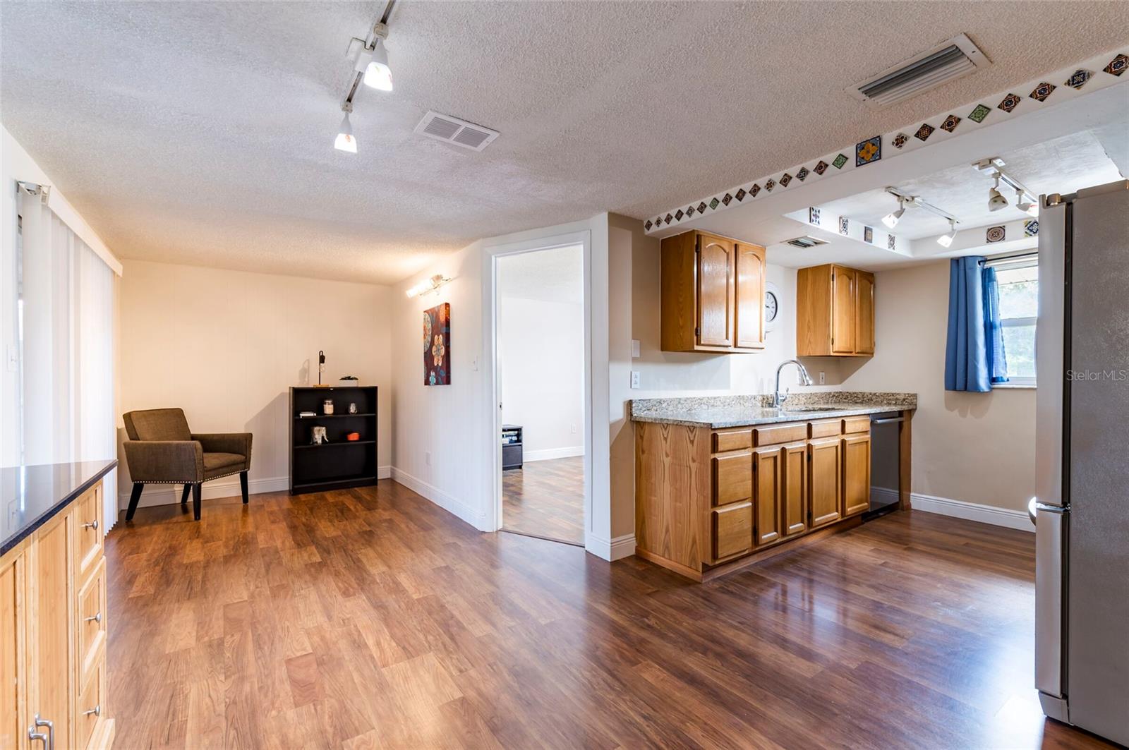 Listing photo id 10 for 7603 Cumber Drive