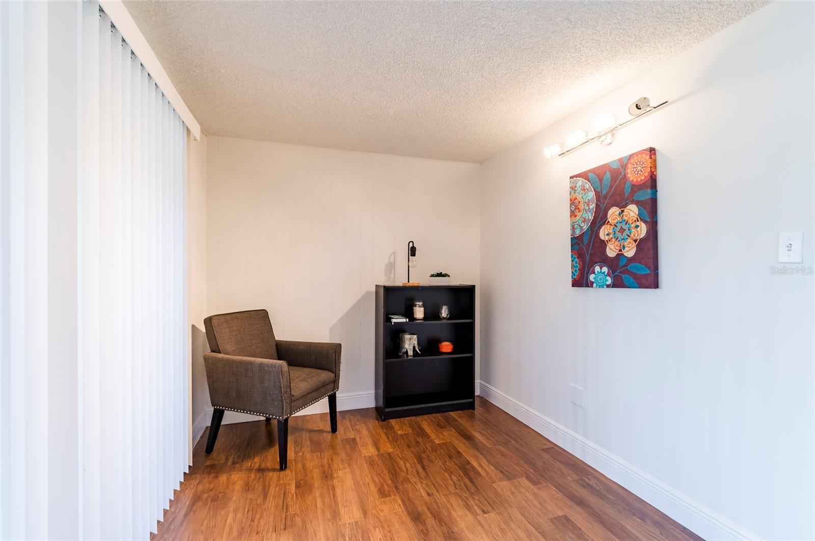 Listing photo id 11 for 7603 Cumber Drive