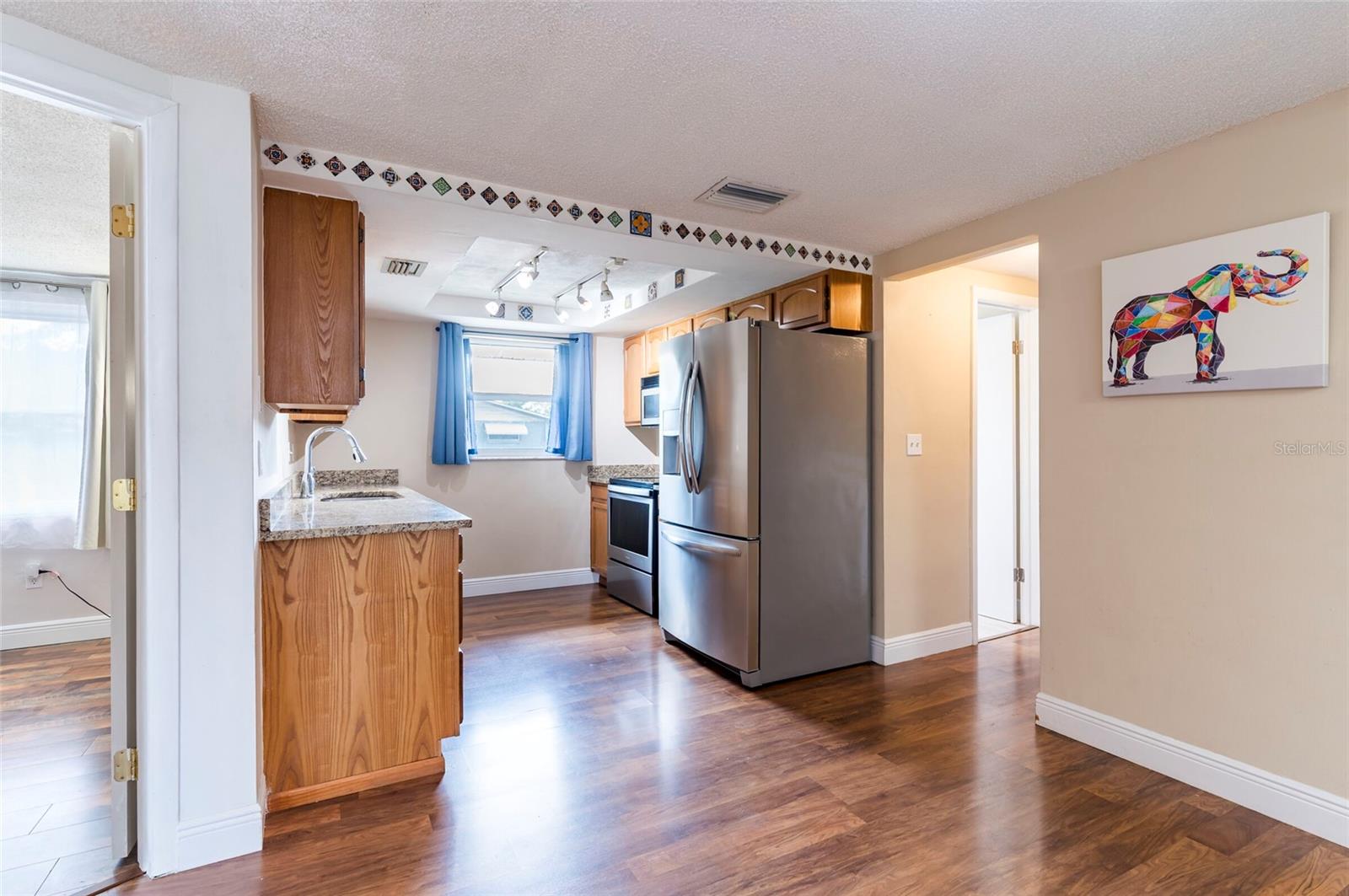 Listing photo id 12 for 7603 Cumber Drive