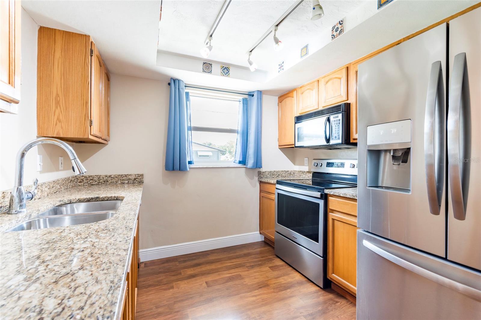 Listing photo id 13 for 7603 Cumber Drive
