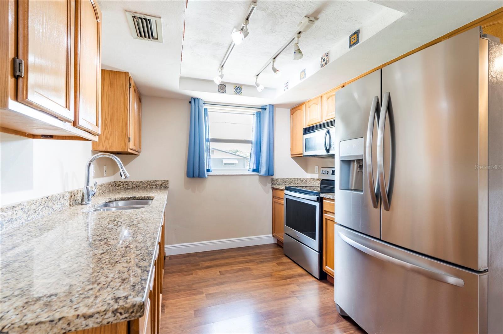 Listing photo id 14 for 7603 Cumber Drive