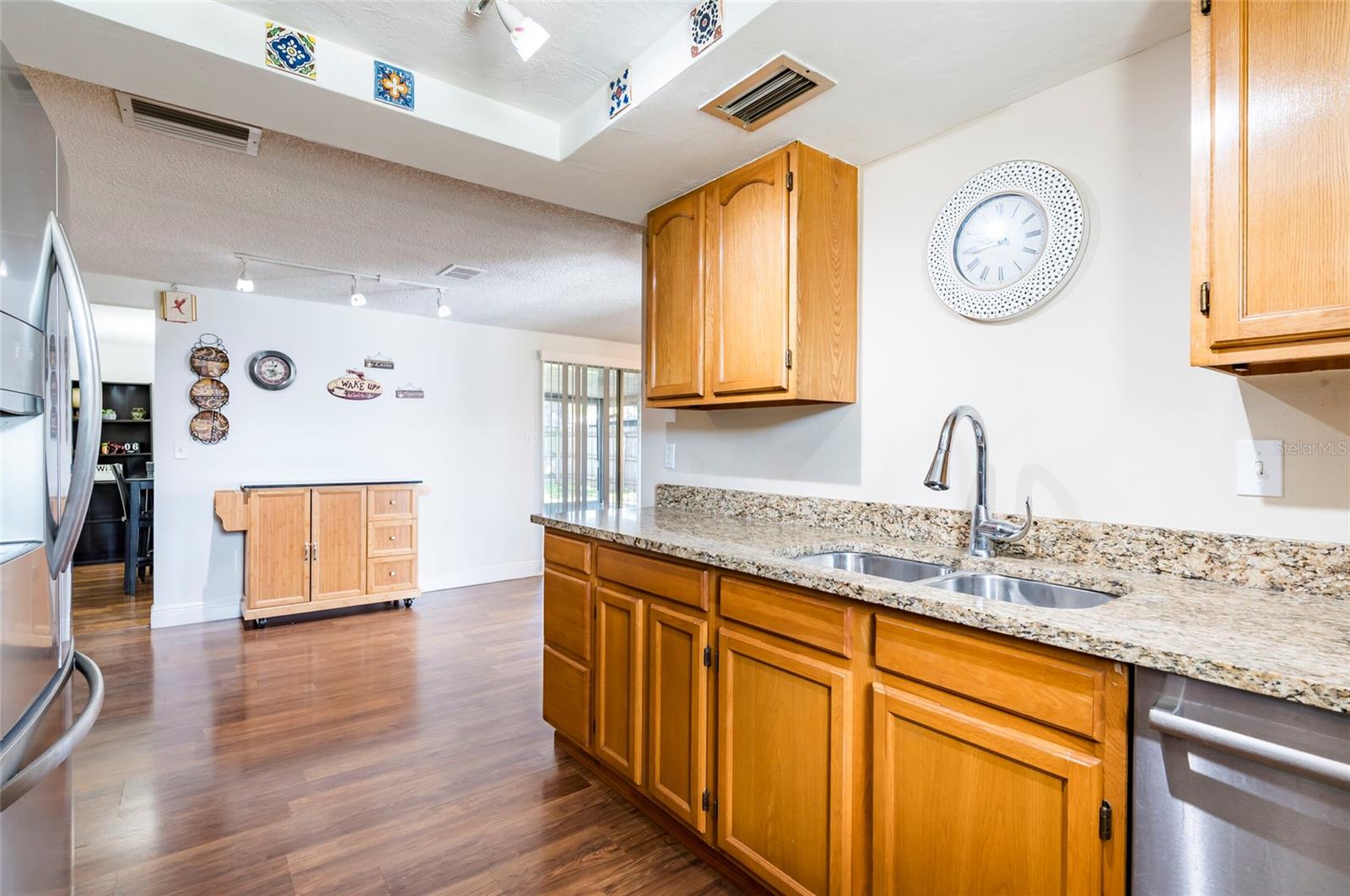 Listing photo id 15 for 7603 Cumber Drive