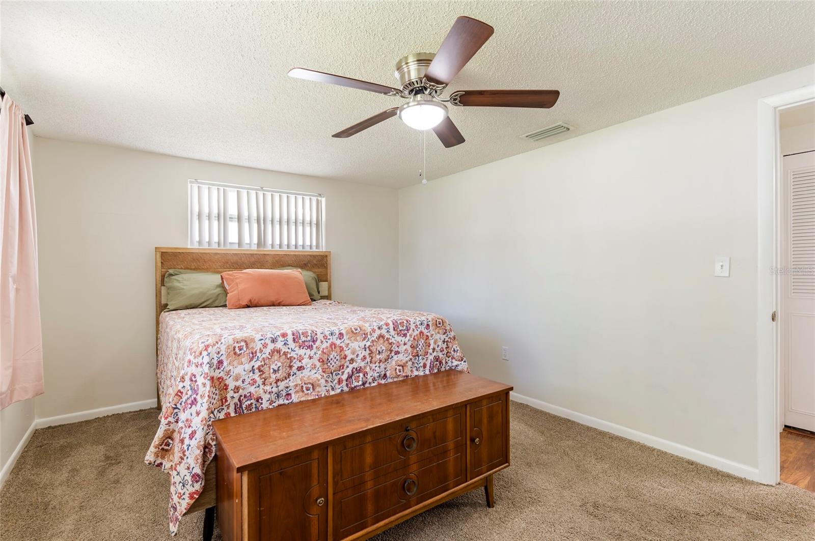 Listing photo id 19 for 7603 Cumber Drive