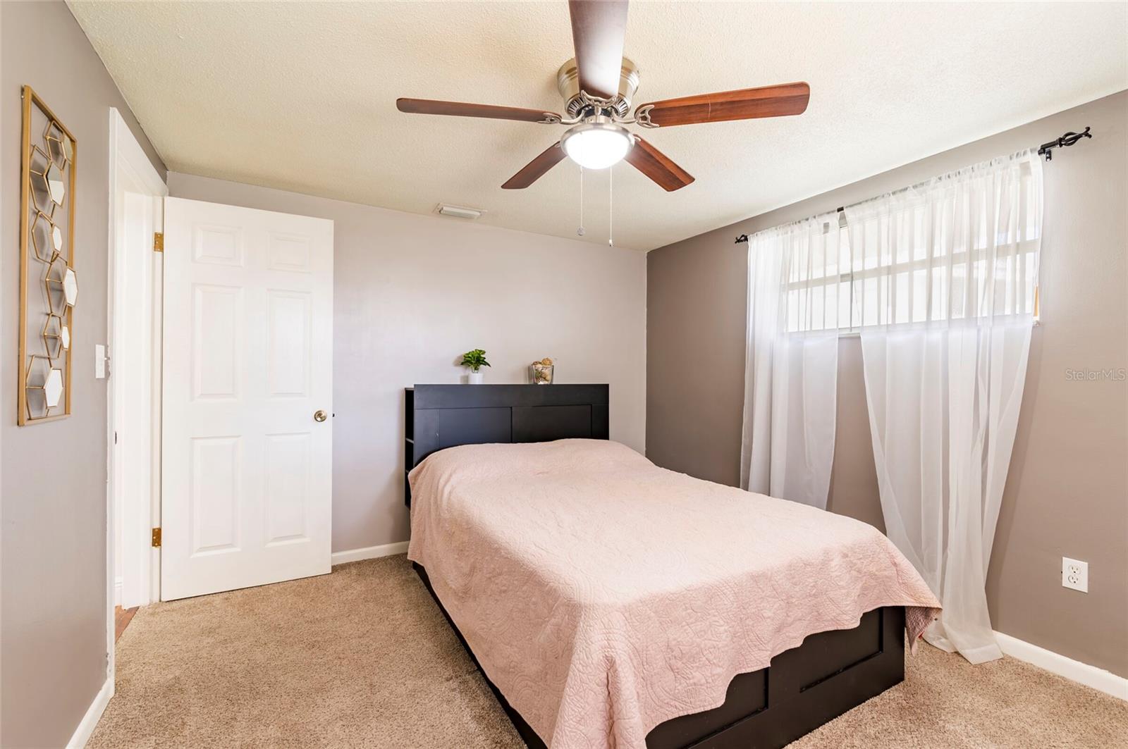 Listing photo id 22 for 7603 Cumber Drive