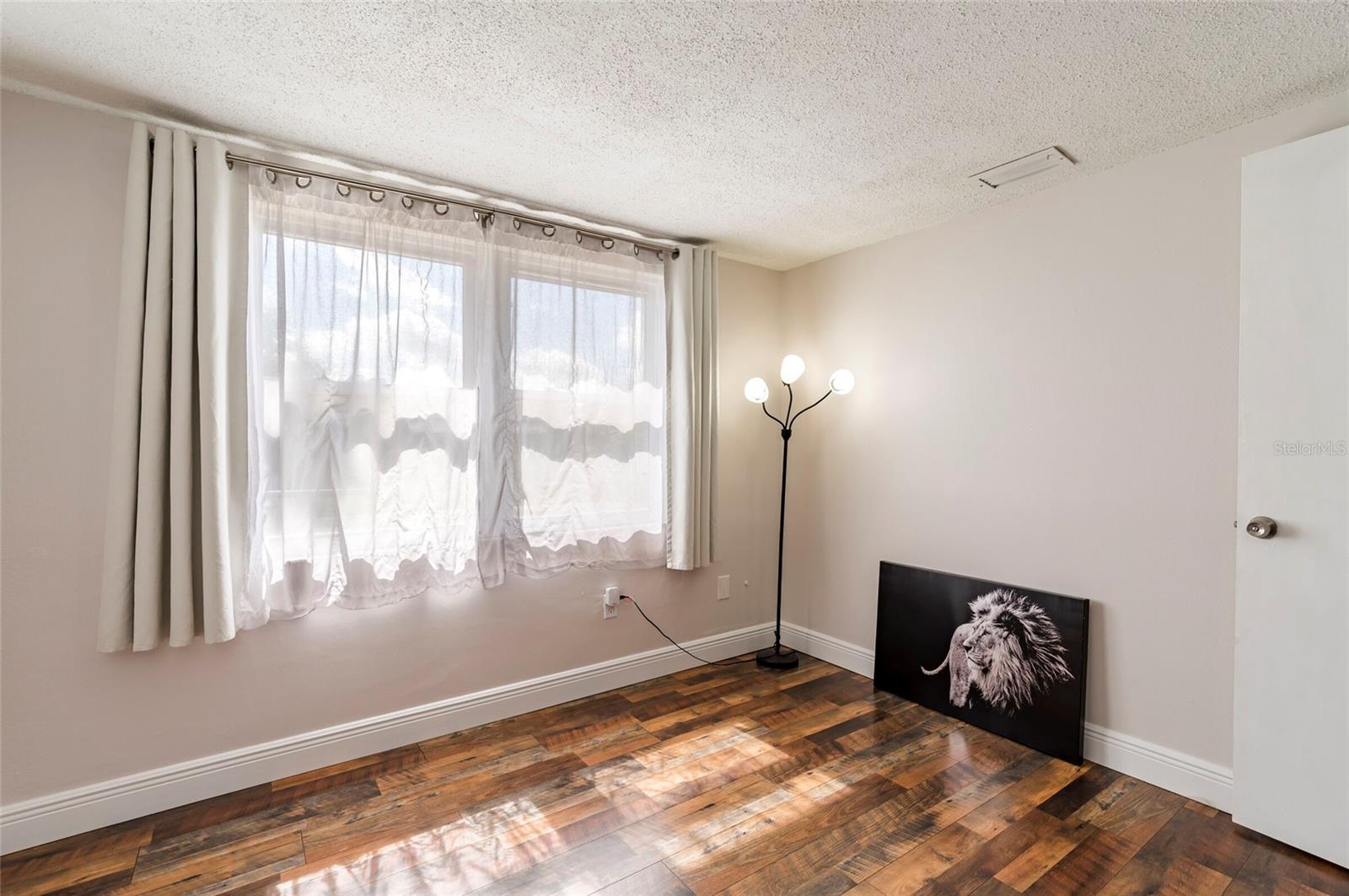 Listing photo id 24 for 7603 Cumber Drive