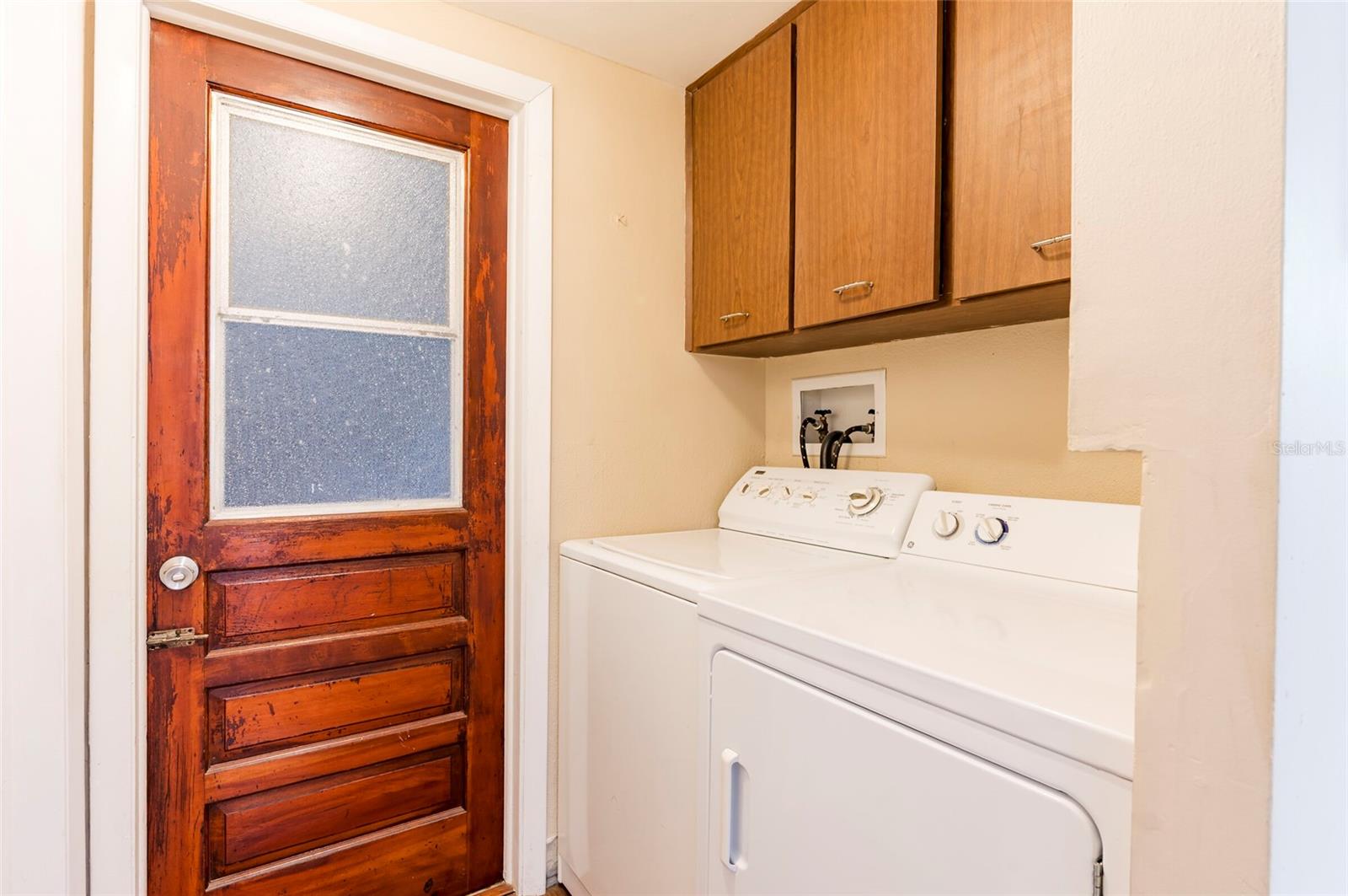 Listing photo id 26 for 7603 Cumber Drive