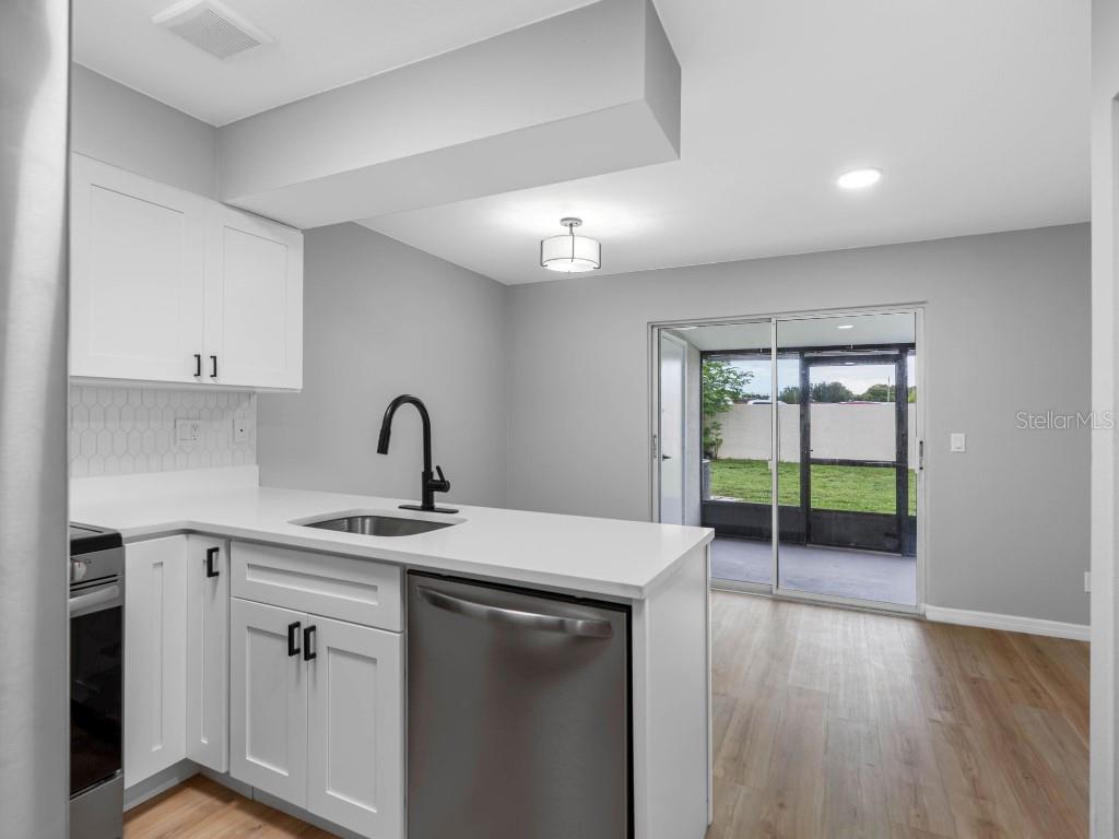 Image 9 of 28 For 6600 121st Avenue 3