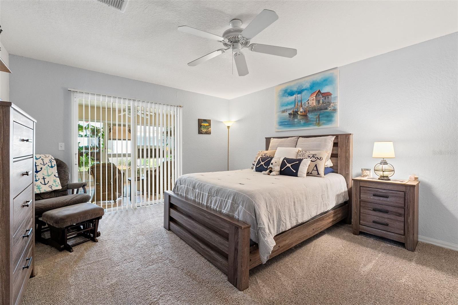 Listing photo id 14 for 8189 Sturbridge Court 8189