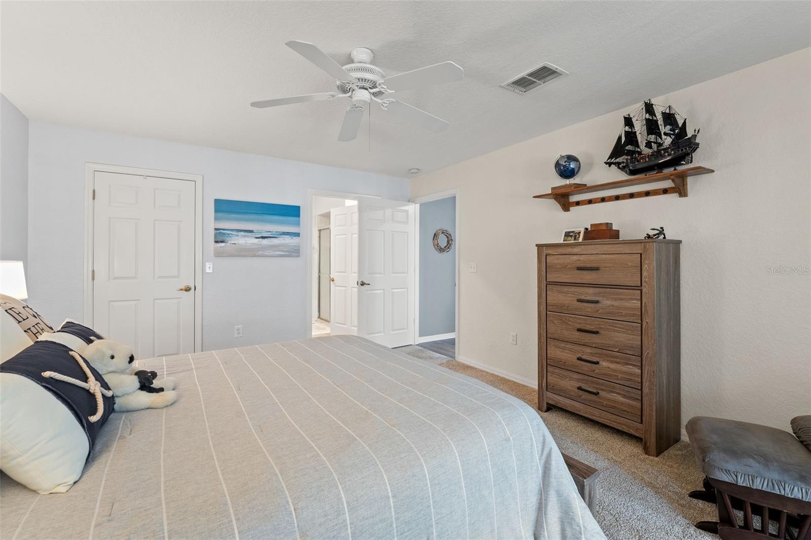 Listing photo id 15 for 8189 Sturbridge Court 8189