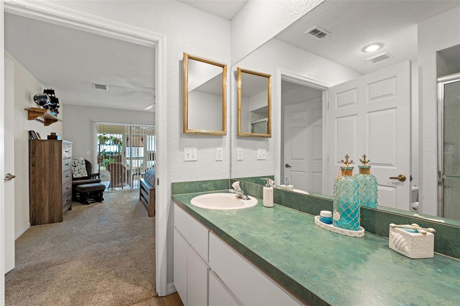 Listing photo id 18 for 8189 Sturbridge Court 8189
