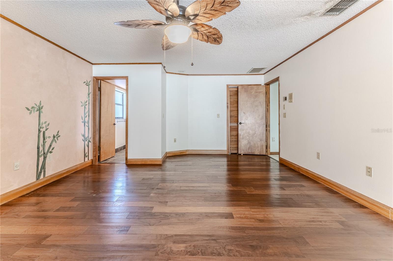 Image 37 of 86 For 8217 Chaucer Drive