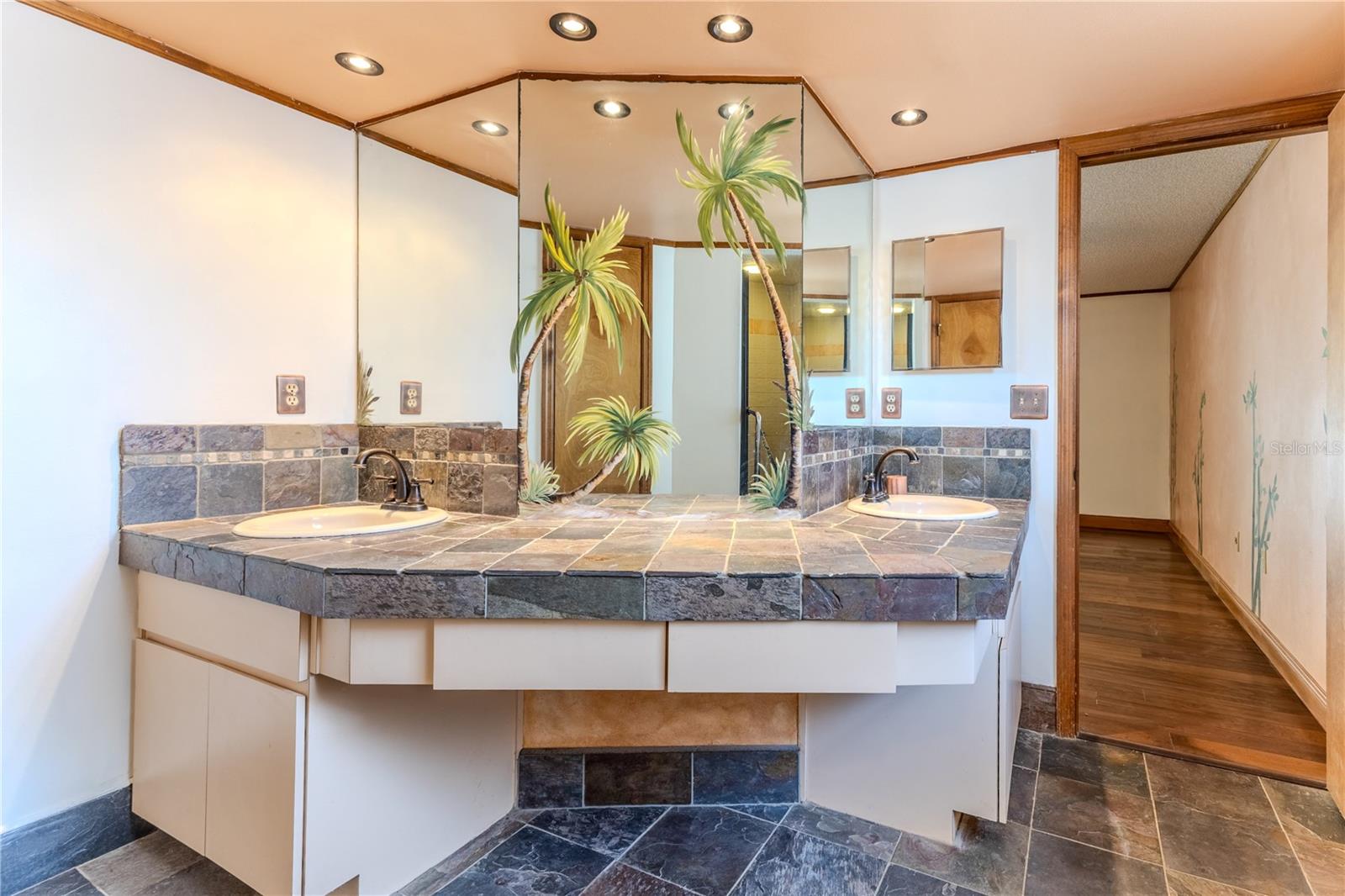 Image 39 of 86 For 8217 Chaucer Drive