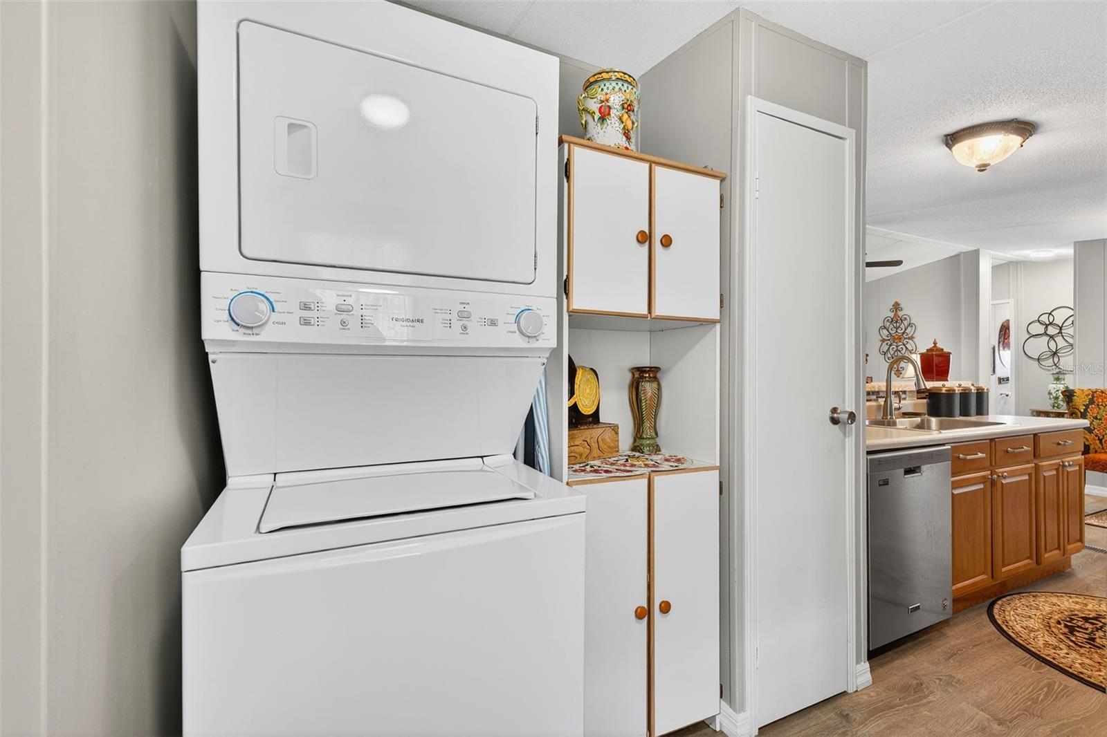 Image 11 of 59 For 3110 Moss Hill Street