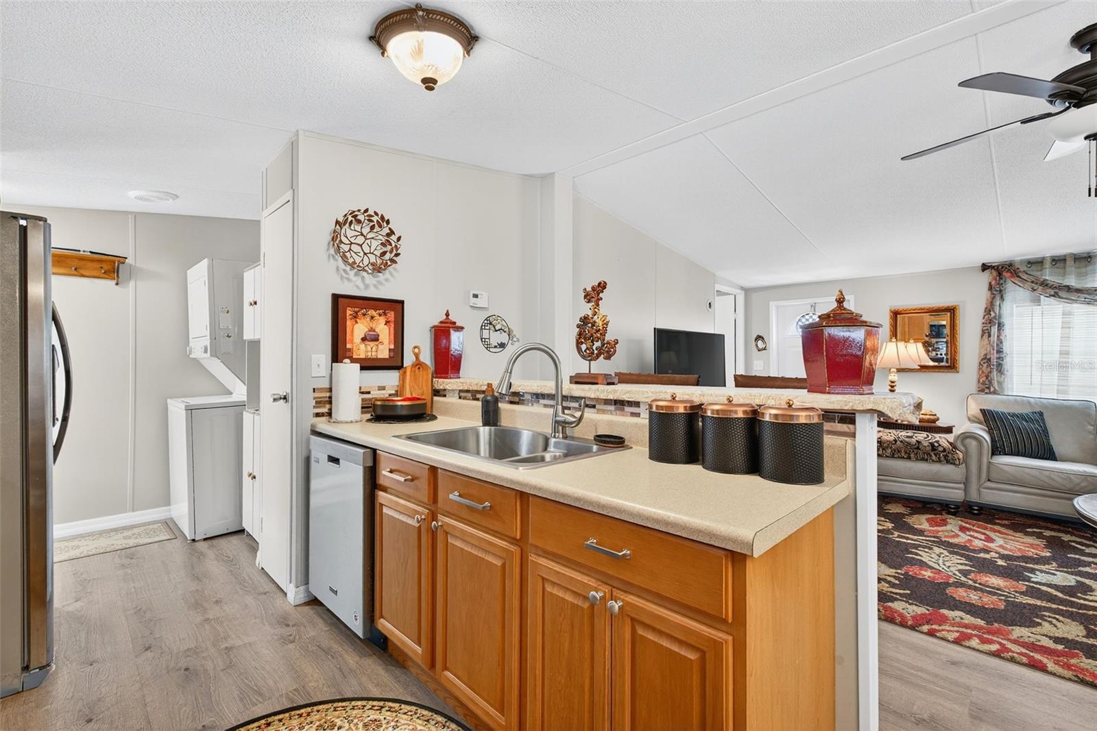 Image 23 of 59 For 3110 Moss Hill Street