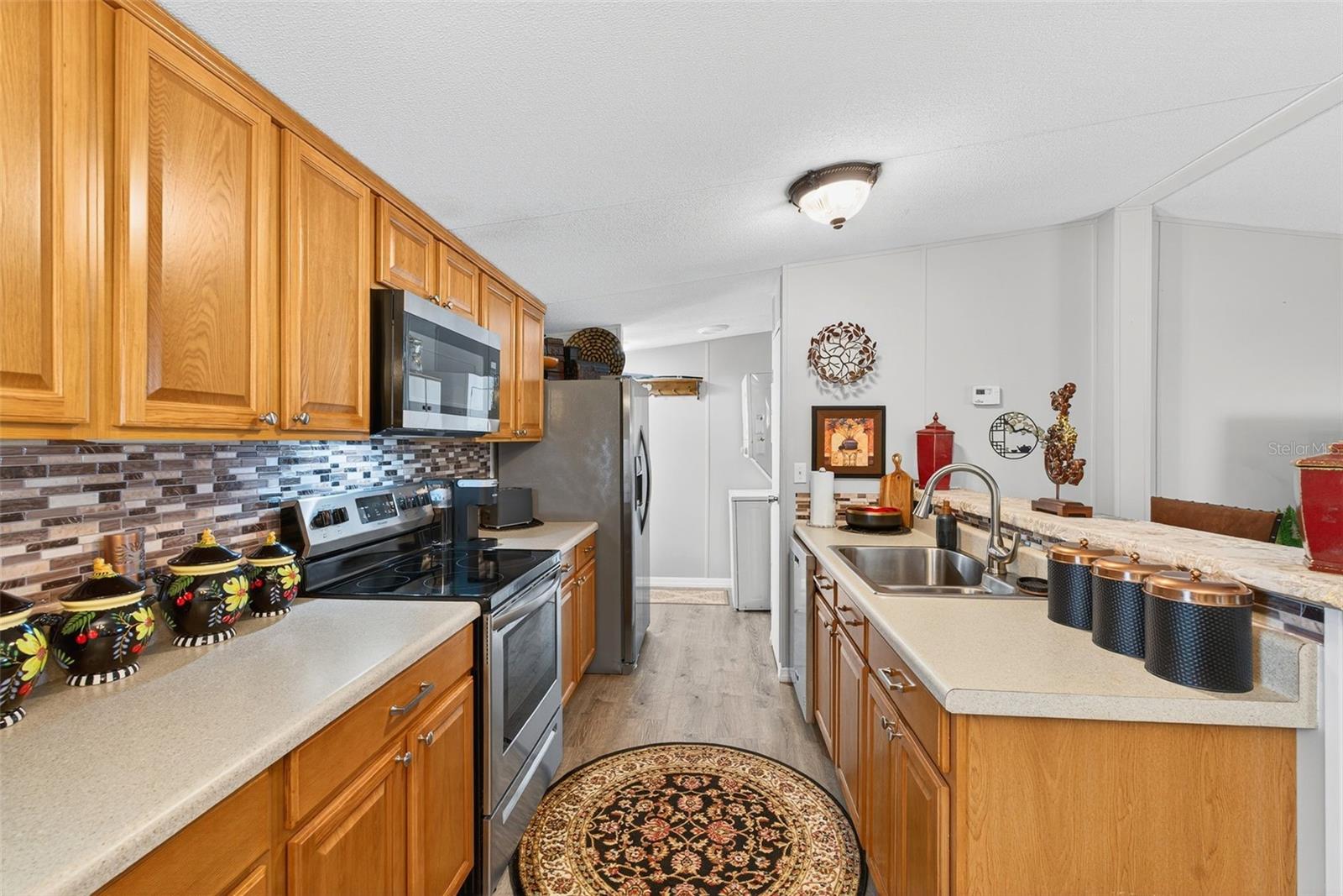 Image 5 of 59 For 3110 Moss Hill Street
