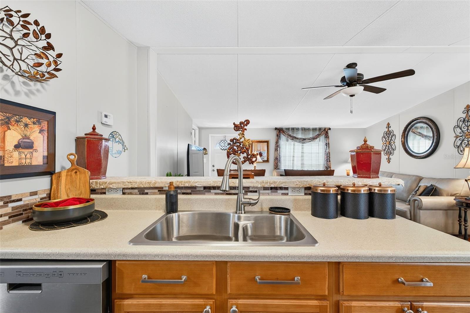 Image 6 of 59 For 3110 Moss Hill Street