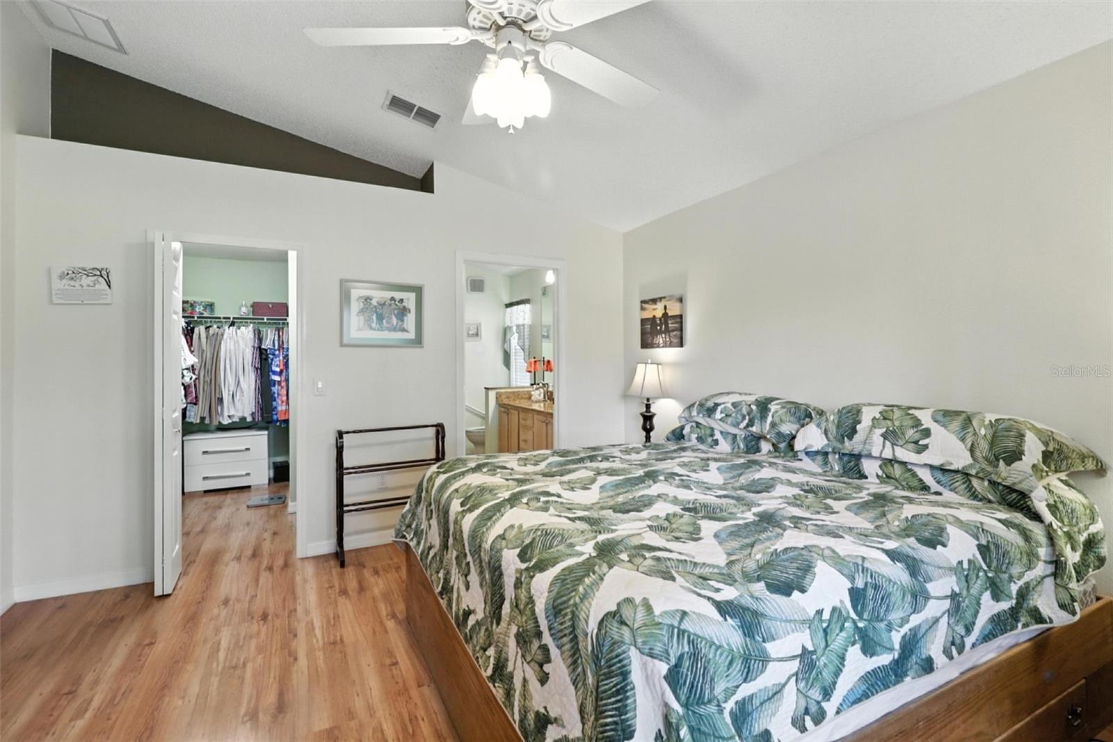 Image 19 of 36 For 13736 Waggle Court