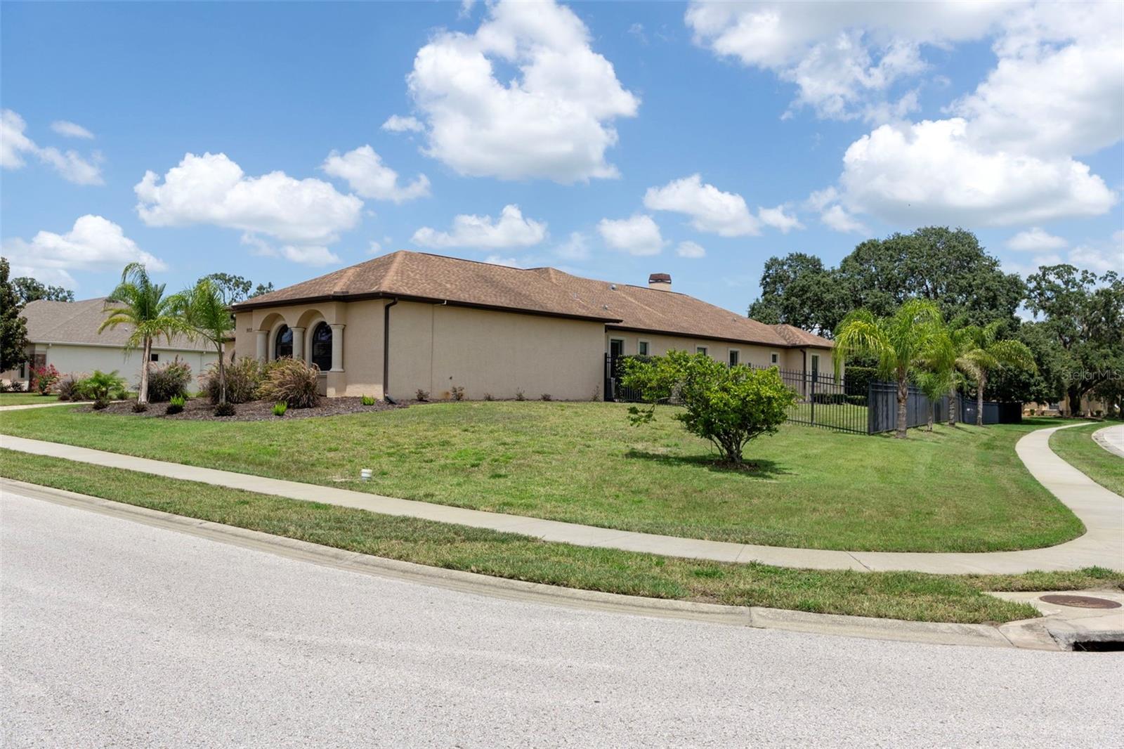 Image 7 of 74 For 902 Belvoir Way