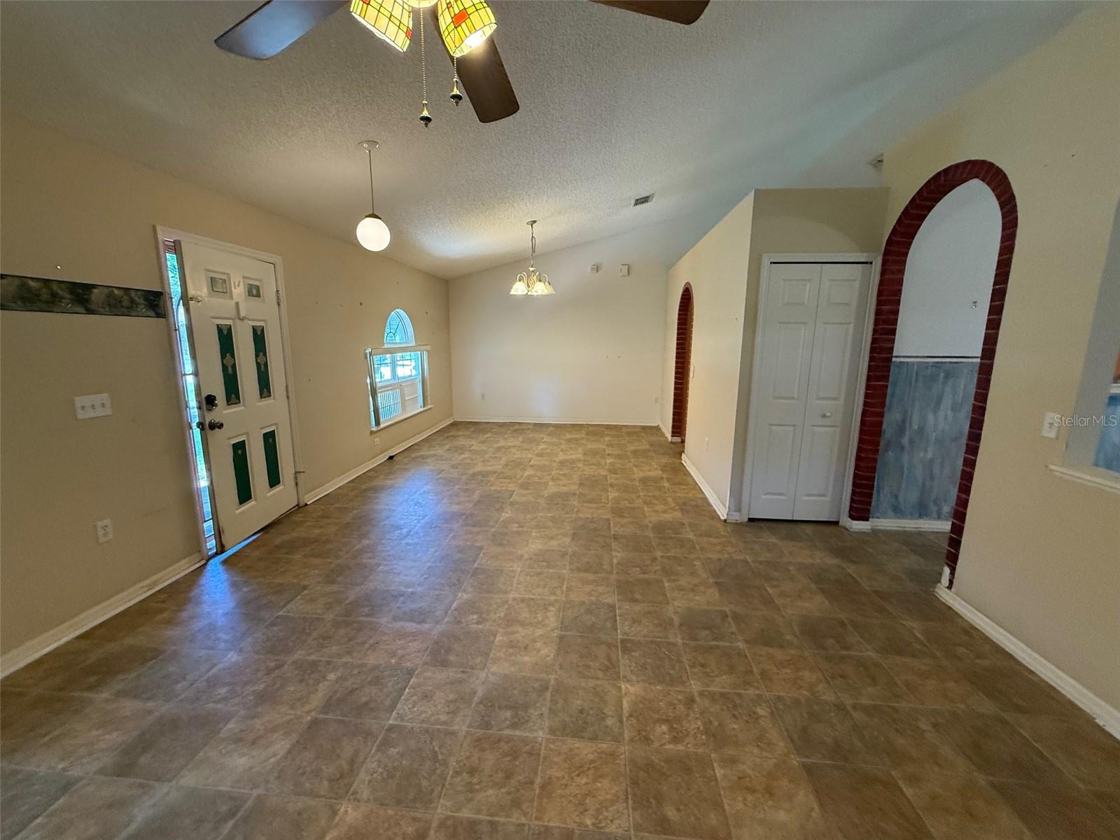 Image 3 of 20 For 5484 Moongate Road
