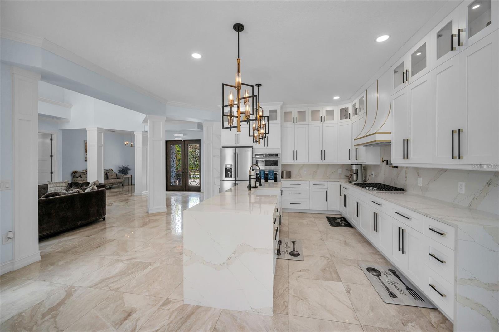 Listing photo id 22 for 10238 Pontofino Circle