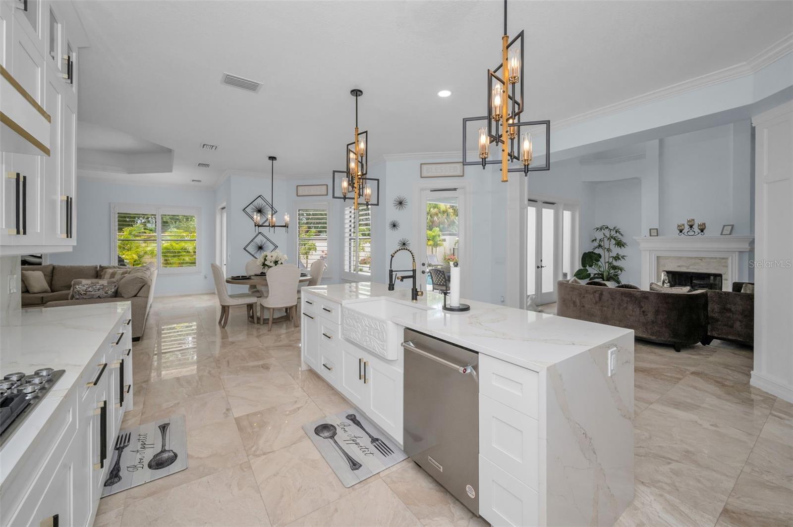 Listing photo id 26 for 10238 Pontofino Circle